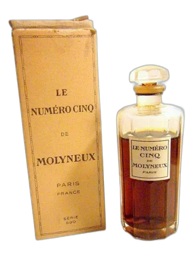 Le Numero Cinq Molyneux by Molyneux