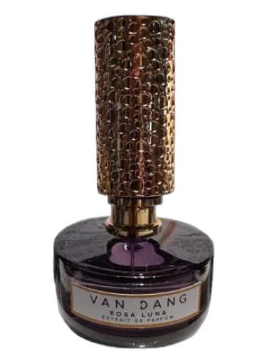 Rosa Luna Van Dang by Van Dang