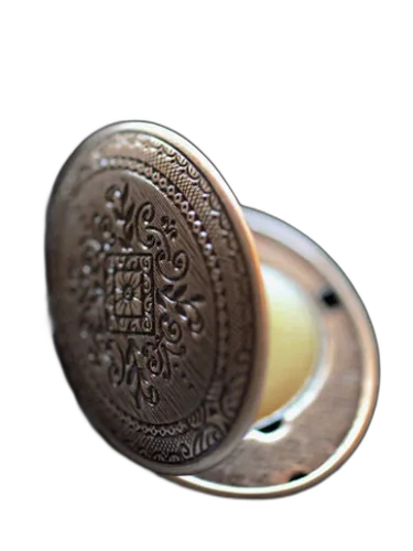 Figure 1: Noir Roxana Illuminated Perfume